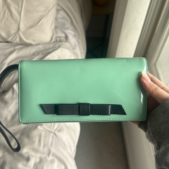 Kate Spade wristlet wallet - Picture 1 of 3